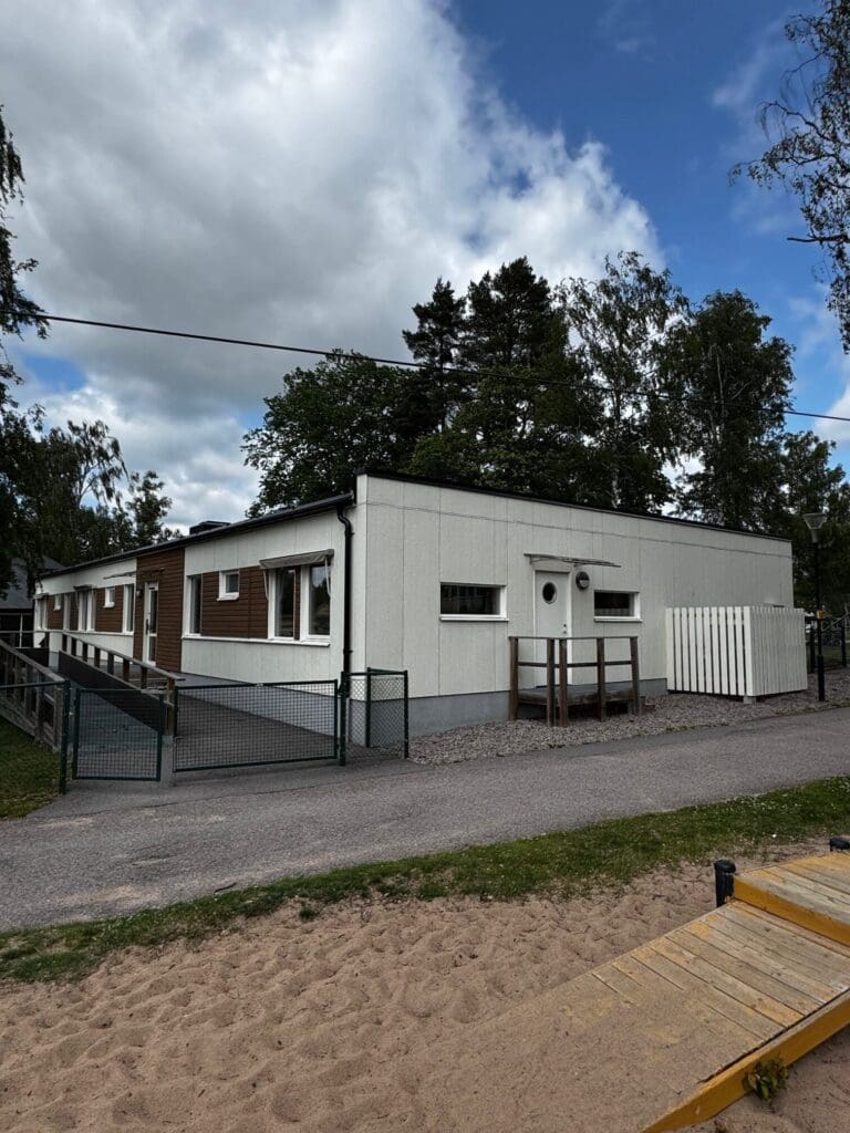 Färdig förskola eller kontor med vattenburen värme, S4354, exteriör